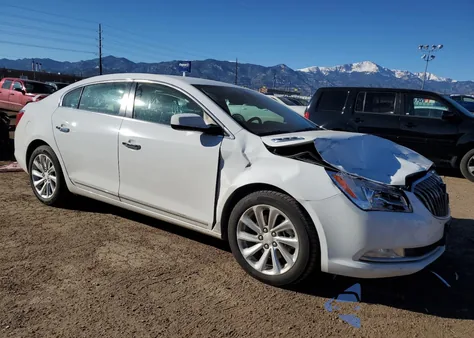 2015 Buick Lacrosse из США, поврежденный, VIN 1G4GA5G31FF219771